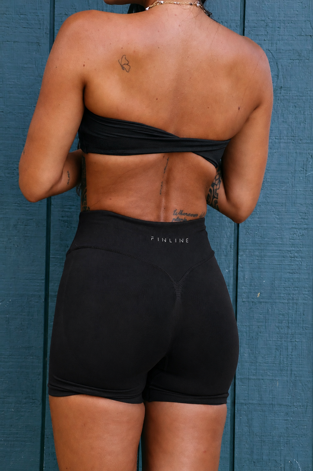 Sculpt V-waist shorts