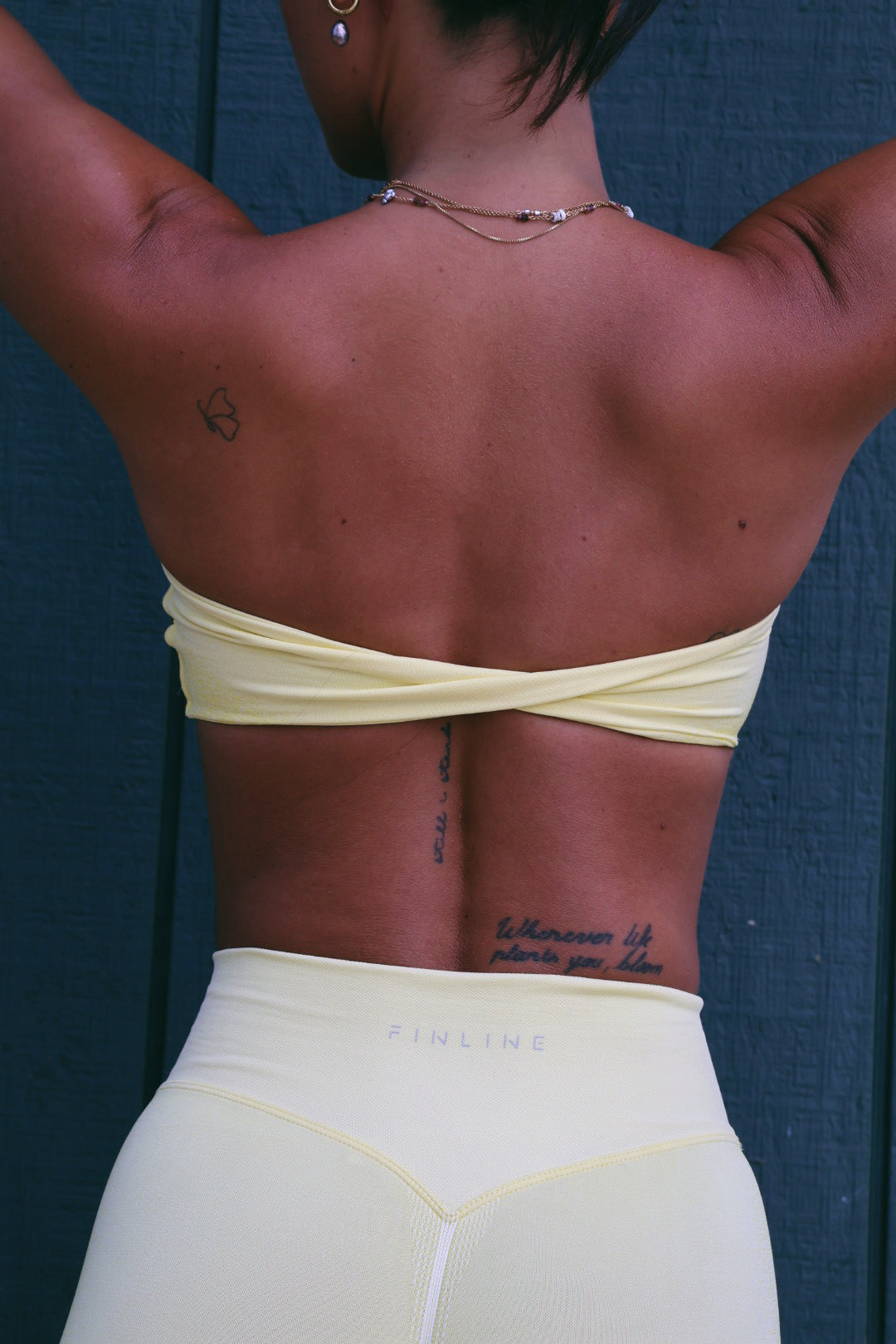 Lightweight strapless top